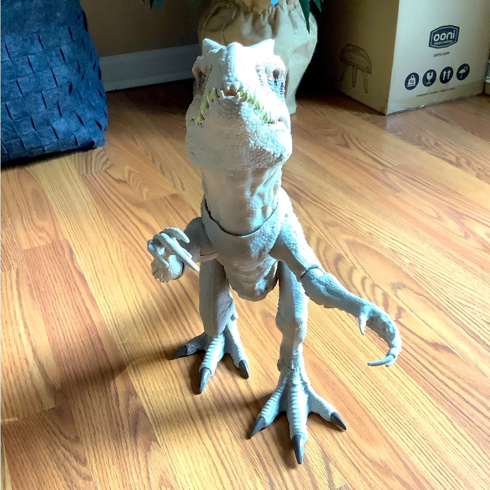 Jurassic World Destroy ‘N Devour Indominus Rex